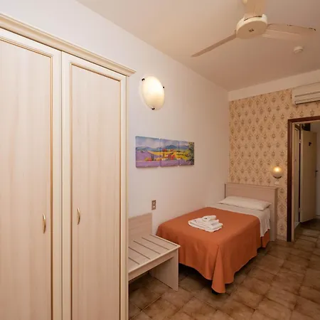 Ariston מלון ריצ'יונה