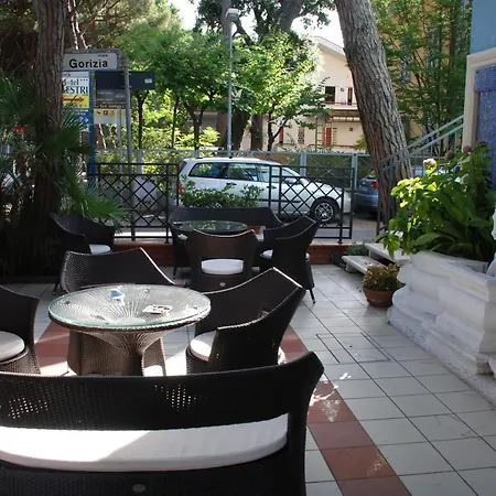 Ariston 2* Ριτσιόνε