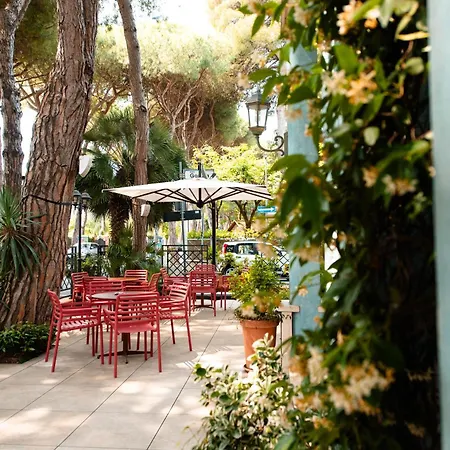 Ariston ホテル 2*