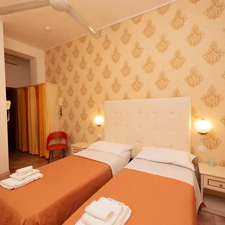 Ariston Hotel 2*