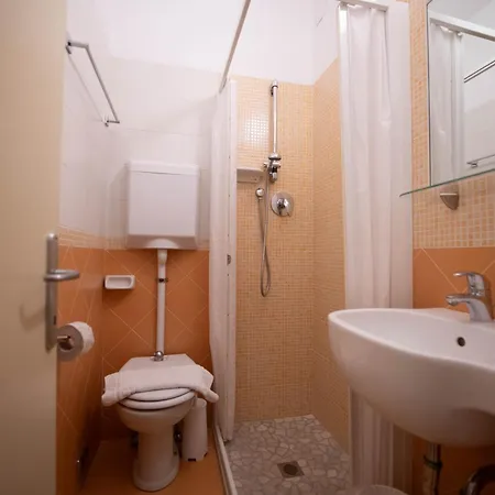 Ariston Hotel 2*