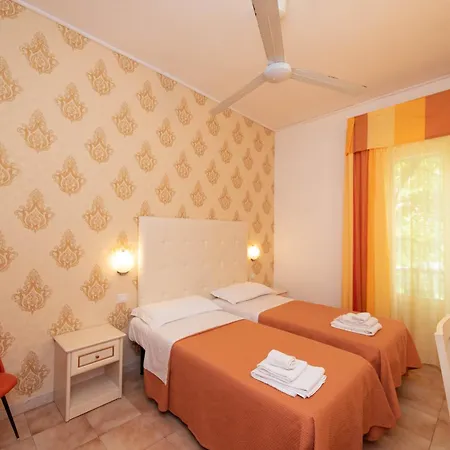 Ariston Hotel 2*